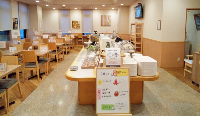 ■レストラン会場：営業時間は、6：30～9：00でございます。　※当館では、夕食営業は行っておりません。